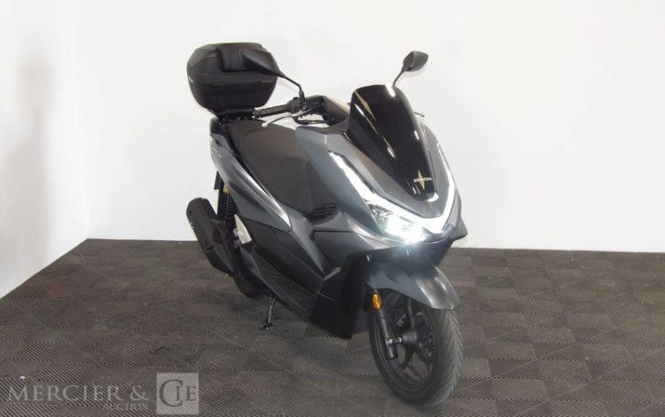HONDA 2 ROUES 125 PCX DX GRIS HC-841-KM