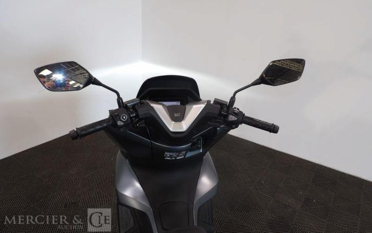 HONDA 2 ROUES 125 PCX DX GRIS HC-841-KM