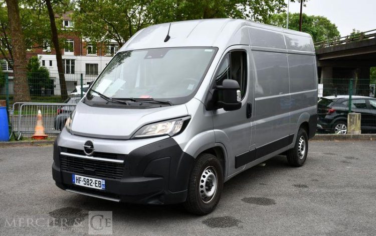 OPEL  GRIS HF-582-EB