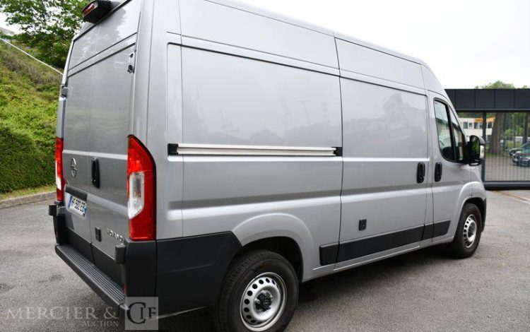 OPEL  GRIS HF-582-EB