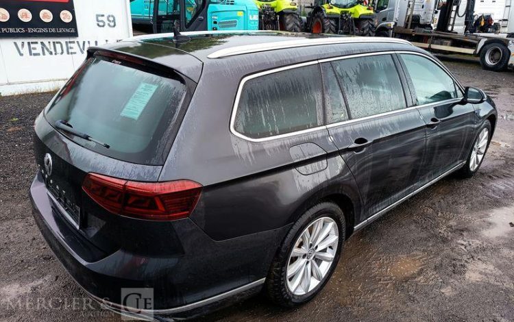 VOLKSWAGEN PASSAT – POUR PIECES SANS CARTE GRISE GRIS TXAM085