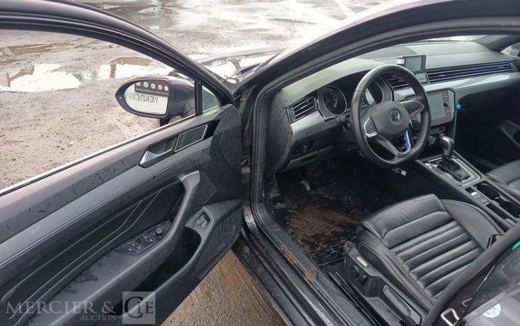 VOLKSWAGEN PASSAT – POUR PIECES SANS CARTE GRISE GRIS TXAM085