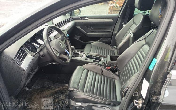 VOLKSWAGEN PASSAT – POUR PIECES SANS CARTE GRISE GRIS TXAM085