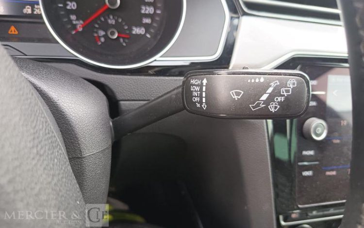VOLKSWAGEN PASSAT – POUR PIECES SANS CARTE GRISE GRIS TXAM085