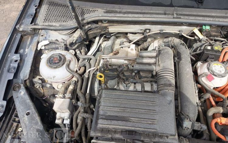 VOLKSWAGEN PASSAT – POUR PIECES SANS CARTE GRISE GRIS TXAM085