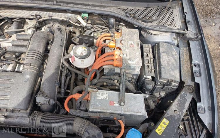 VOLKSWAGEN PASSAT – POUR PIECES SANS CARTE GRISE GRIS TXAM085
