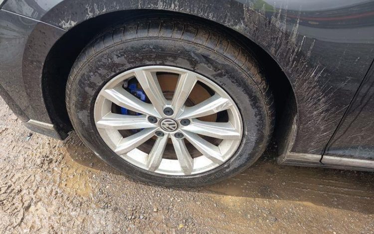 VOLKSWAGEN PASSAT – POUR PIECES SANS CARTE GRISE GRIS TXAM085