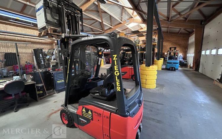 FENWICK CHARIOT ELEVATEUR ELECTRIQUE E16 – CAP 1T6 – AN 2015 -5833 HEURES ROUGE 8.188