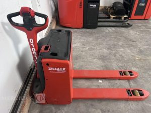 FENWICK TRANSPALETTE ELECTRIQUE T16 – AN 2017 – 3012 HEURES ROUGE 10.913
