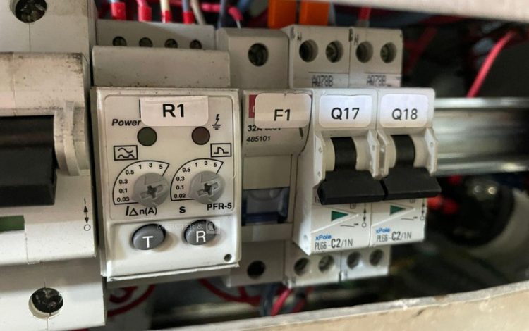 SOLUWATT AG250-V1.1  40MAM62026