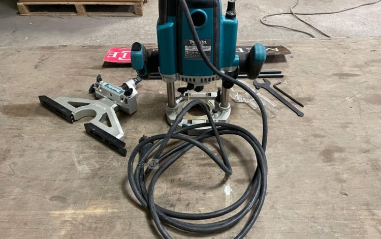 MAKITA RP2300FC  DEF010085