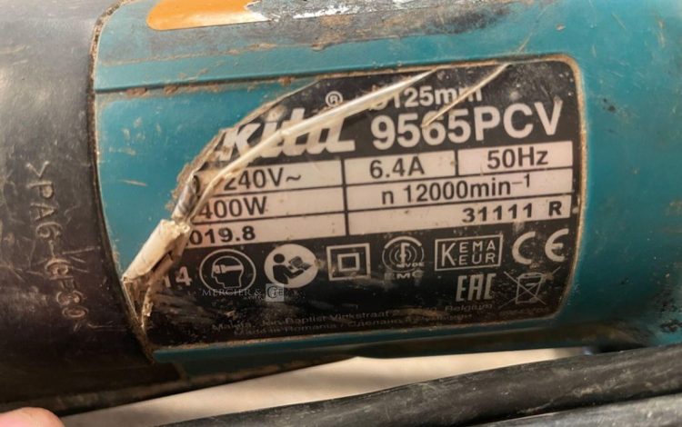MAKITA 9565PCV  MEU010671
