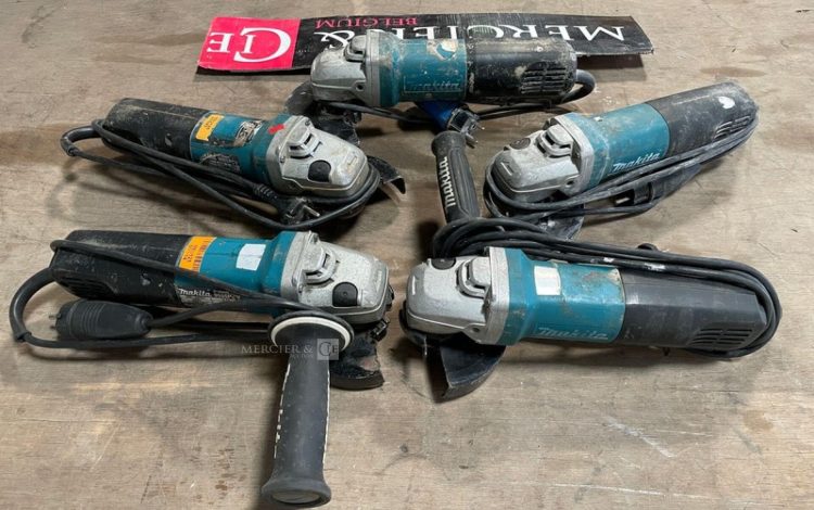 MAKITA 9565PCV  MEU010671