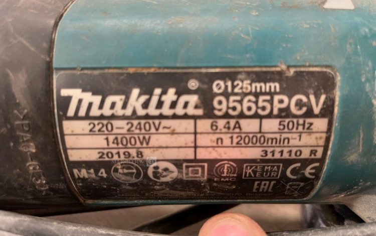MAKITA 9565PCV  MEU010671