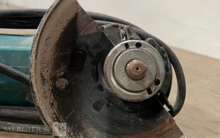 MAKITA 9565PCV  MEU010671