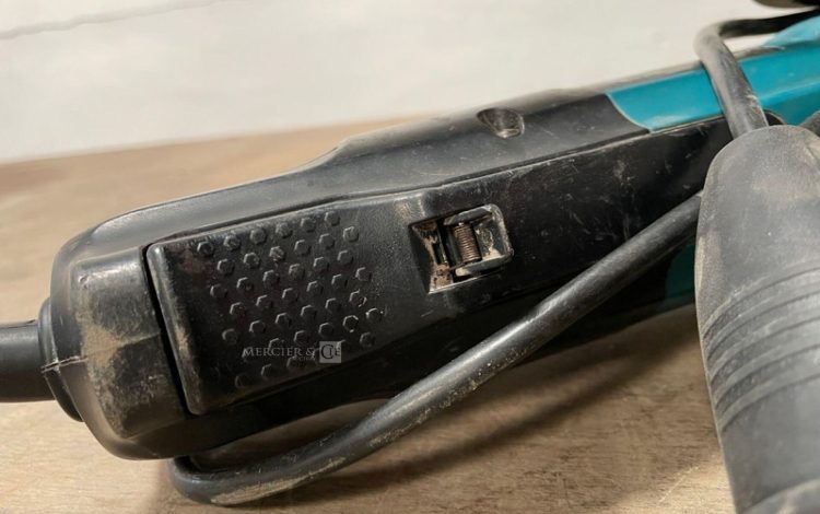MAKITA 9565PCV  MEU010671
