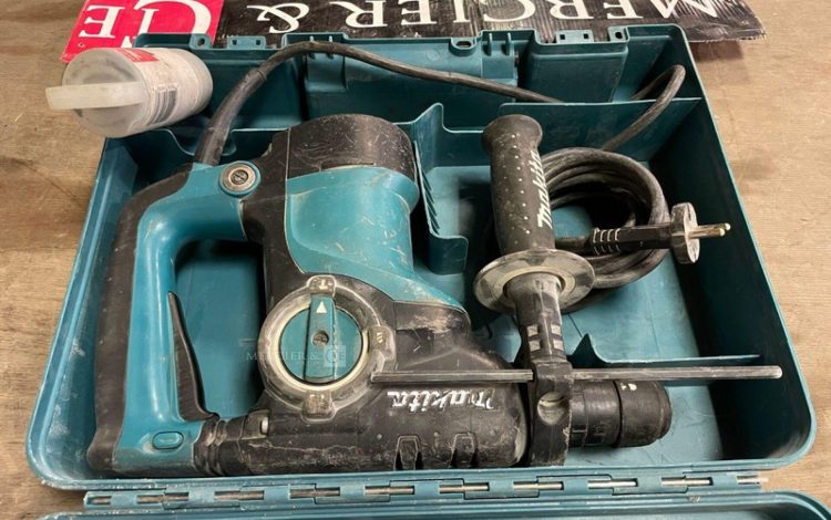 MAKITA HR2811FT  PER010502
