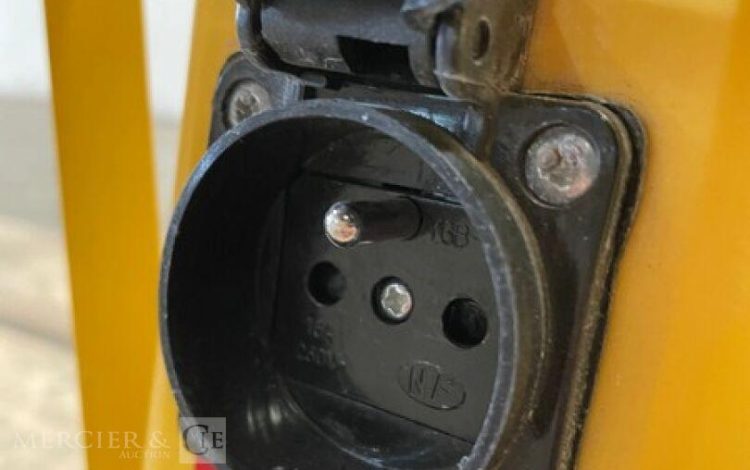 TUB010157