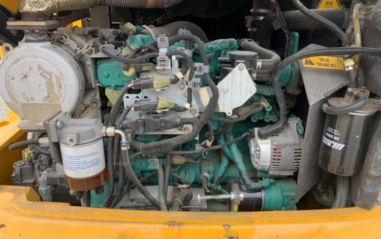 VOLVO L30G  H225G005