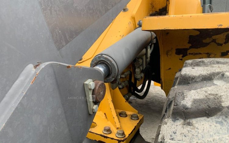 VOLVO L30G  H225G005