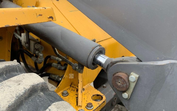 VOLVO L30G  H225G005