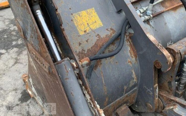 VOLVO L30G  H225G005