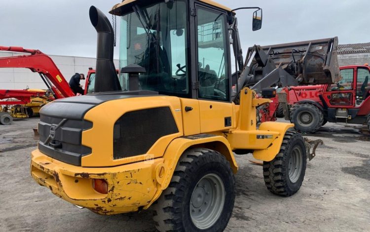 VOLVO L30G  H225G005