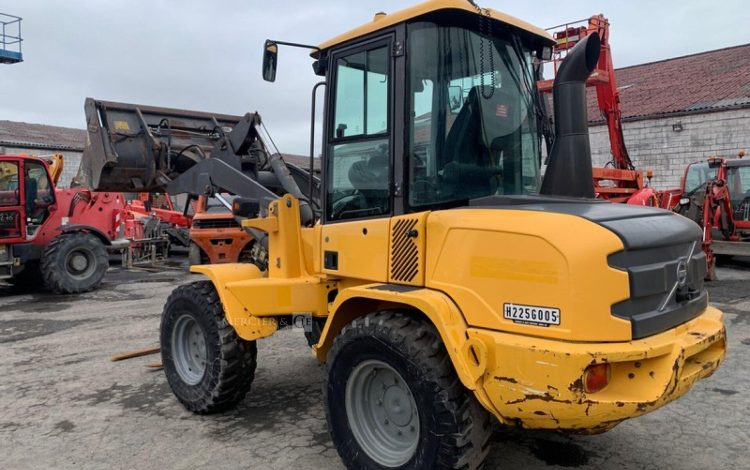 VOLVO L30G  H225G005