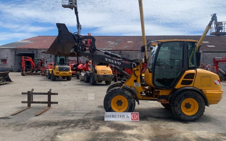 VOLVO L25F  KUB010556