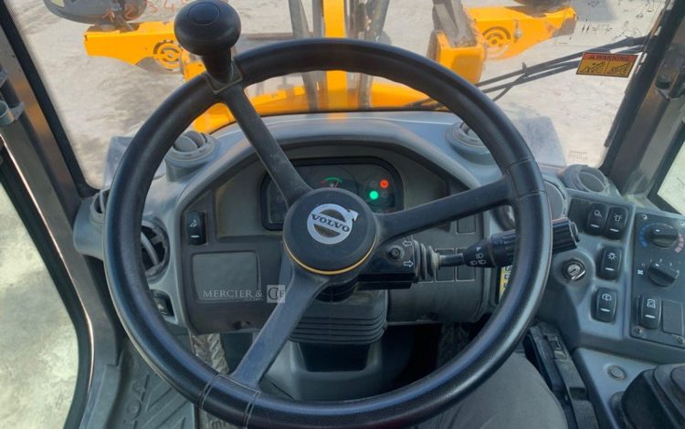 VOLVO L25F  KUB010556