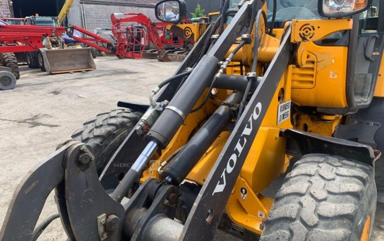 VOLVO L25F  KUB010556