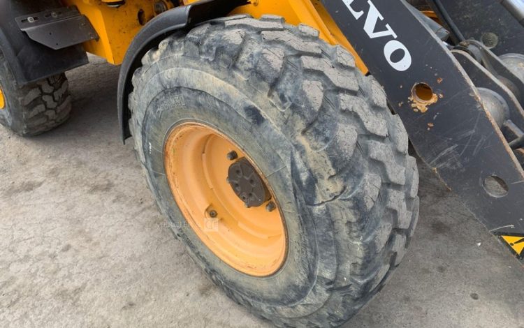 VOLVO L25F  KUB010556
