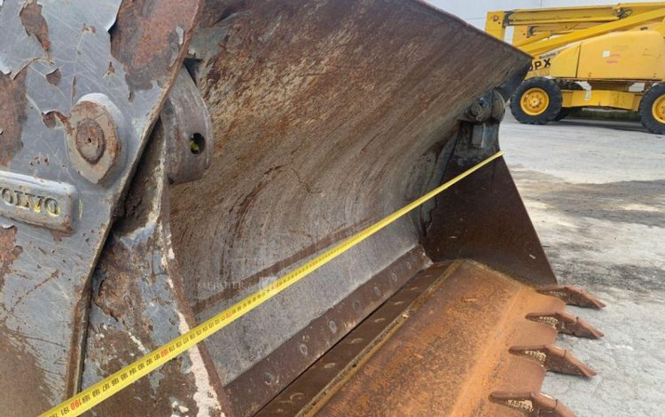 VOLVO L25F  KUB010556