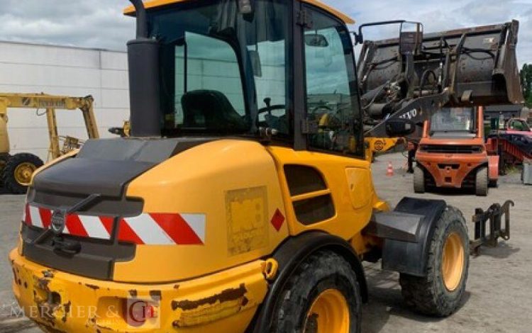 VOLVO L25F  KUB010556