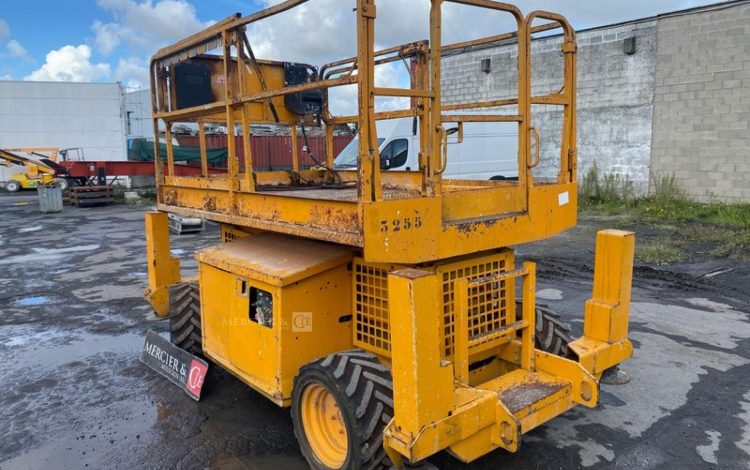 JLG PLATEFORME CISEAUX DIESEL  3255