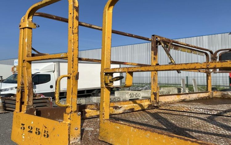 JLG PLATEFORME CISEAUX DIESEL  3255