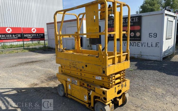 PLATEFORME CISEAUX ELECTRIQUE  1794