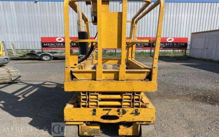 PLATEFORME CISEAUX ELECTRIQUE  1794