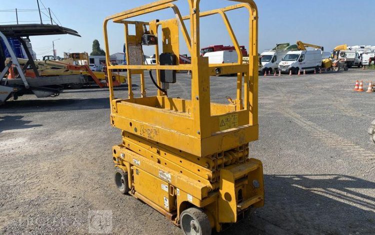 PLATEFORME CISEAUX ELECTRIQUE  1794