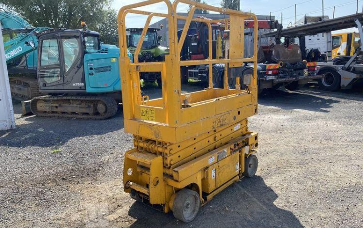 PLATEFORME CISEAUX ELECTRIQUE  1794
