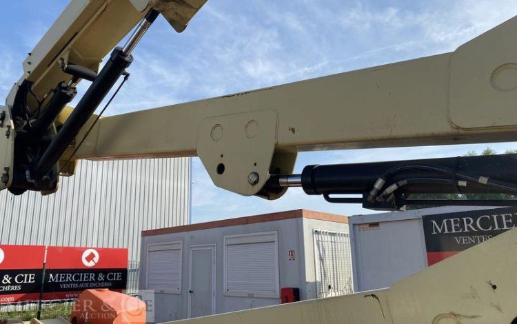 JLG NACELLE ARTICULEE ELECTRIQUE  2162