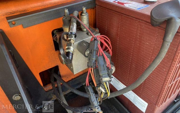 JLG NACELLE ARTICULEE ELECTRIQUE  2162