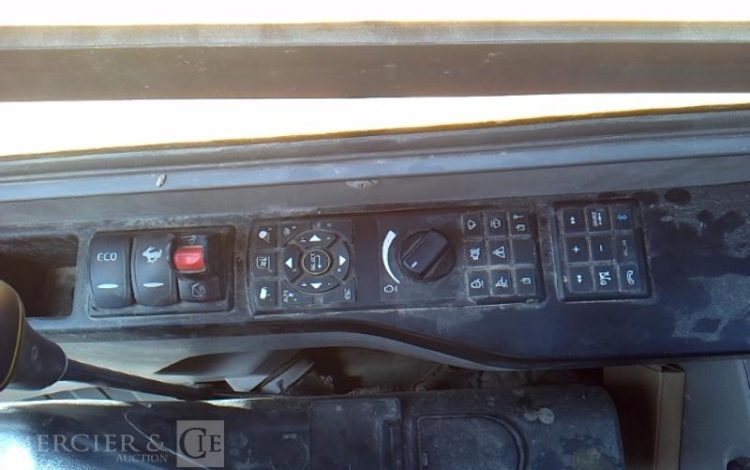 VOLVO MINI PELLE – AN2024  219695