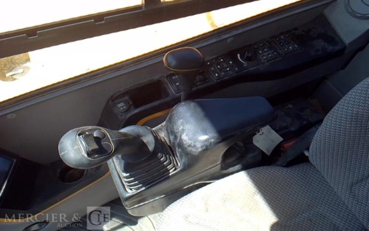 VOLVO MINI PELLE – AN2024  219695