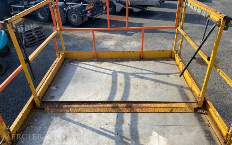 JLG PLATEFORME CISEAUX  2591