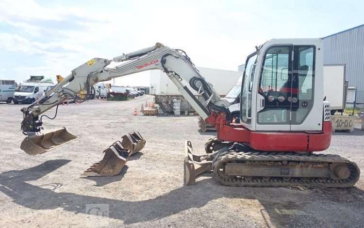 TAKEUCHI MINI PELLE SUR CHENNILLES TB 153 FR – 5,725 TONNES – 2139 HEURES- ANNEE 2020  303900