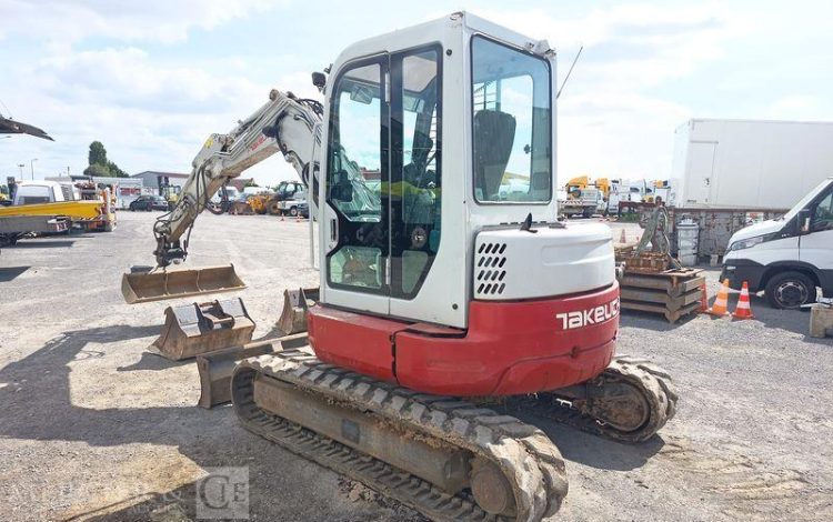 TAKEUCHI MINI PELLE SUR CHENNILLES TB 153 FR – 5,725 TONNES – 2139 HEURES- ANNEE 2020  303900