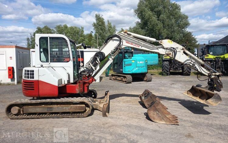 TAKEUCHI MINI PELLE SUR CHENNILLES TB 153 FR – 5,725 TONNES – 2139 HEURES- ANNEE 2020  303900