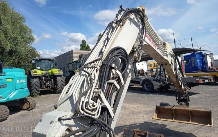 TAKEUCHI MINI PELLE SUR CHENNILLES TB 153 FR – 5,725 TONNES – 2139 HEURES- ANNEE 2020  303900