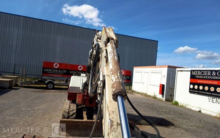 TAKEUCHI MINI PELLE SUR CHENNILLES TB 153 FR – 5,725 TONNES – 2139 HEURES- ANNEE 2020  303900